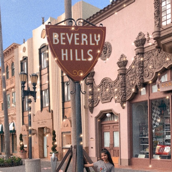 Meet your Posher, Simrin - Picture 1 of 1